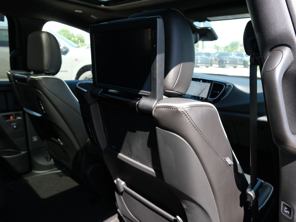 2026 Chrysler Pacifica Limited S