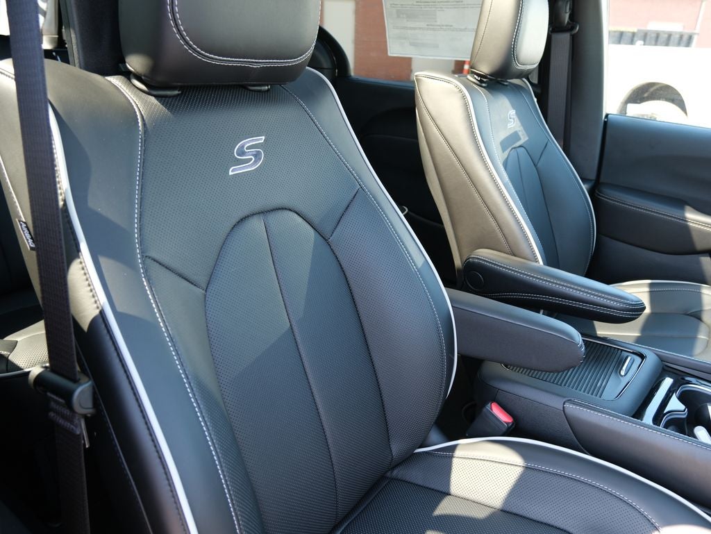 2026 Chrysler Pacifica Limited S