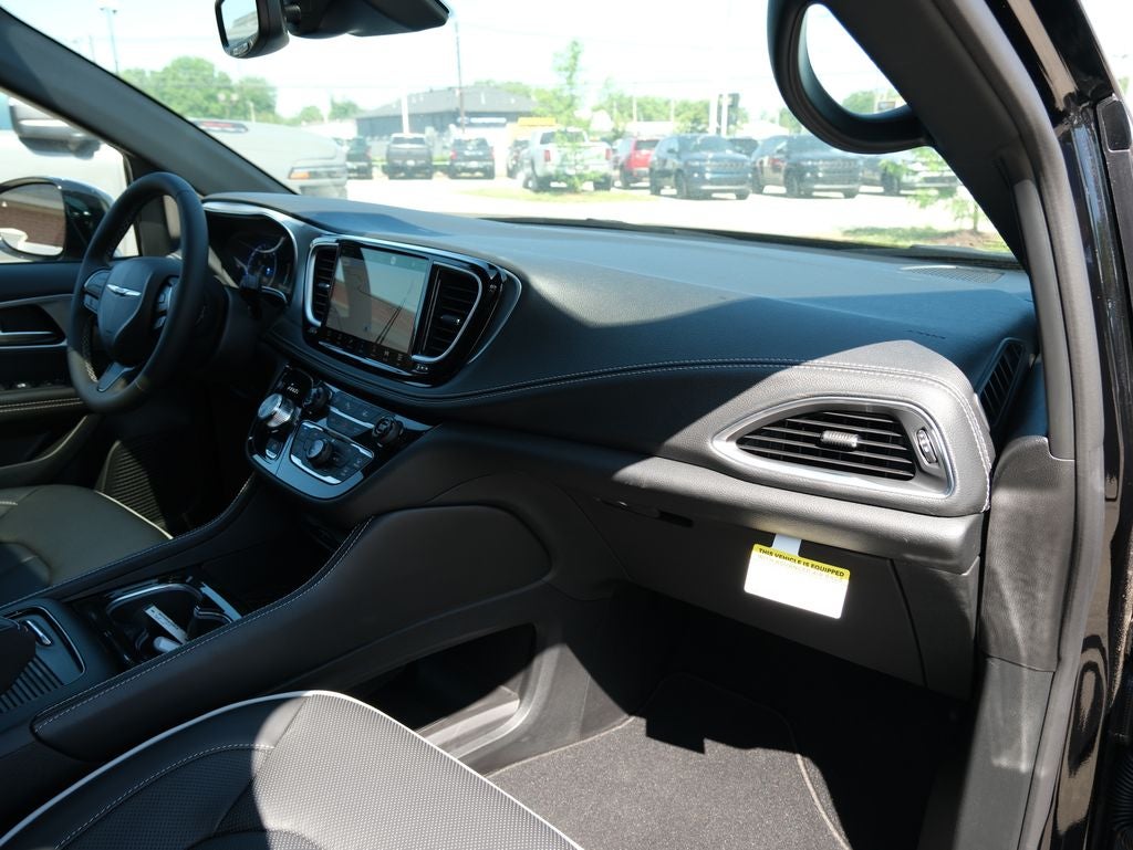 2026 Chrysler Pacifica Limited S