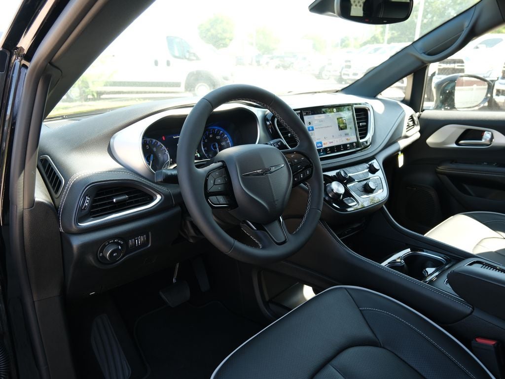 2026 Chrysler Pacifica Limited S