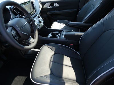 2026 Chrysler Pacifica Limited S