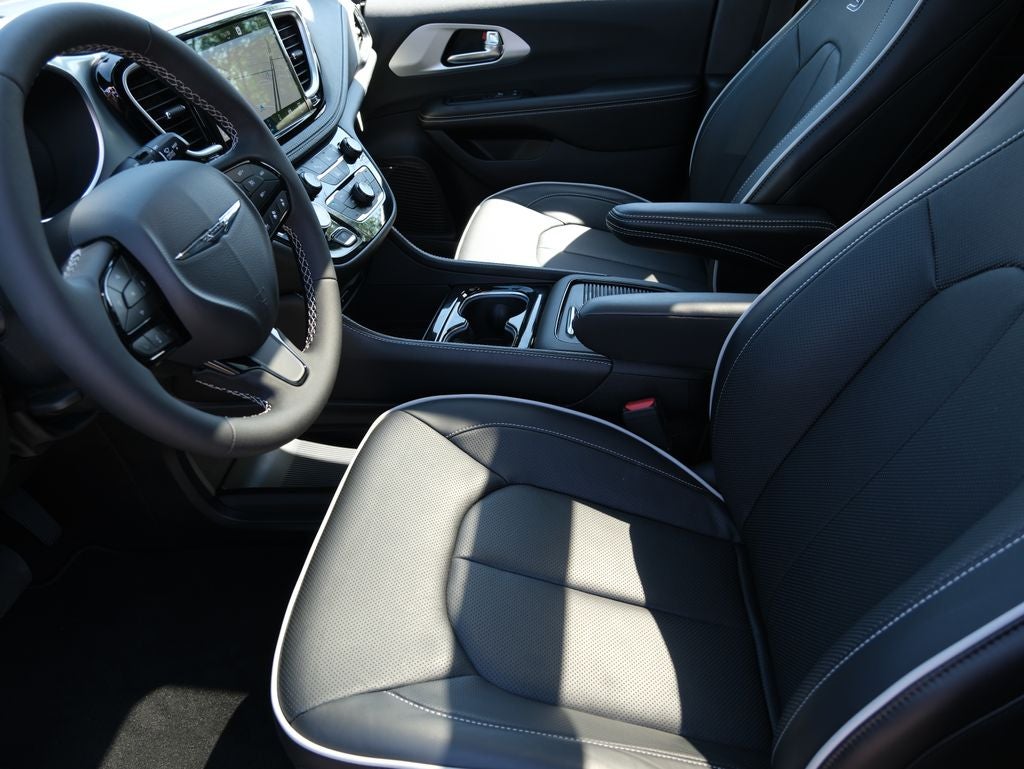 2026 Chrysler Pacifica Limited S