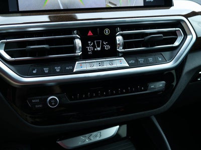 2025 BMW X4 xDrive30i