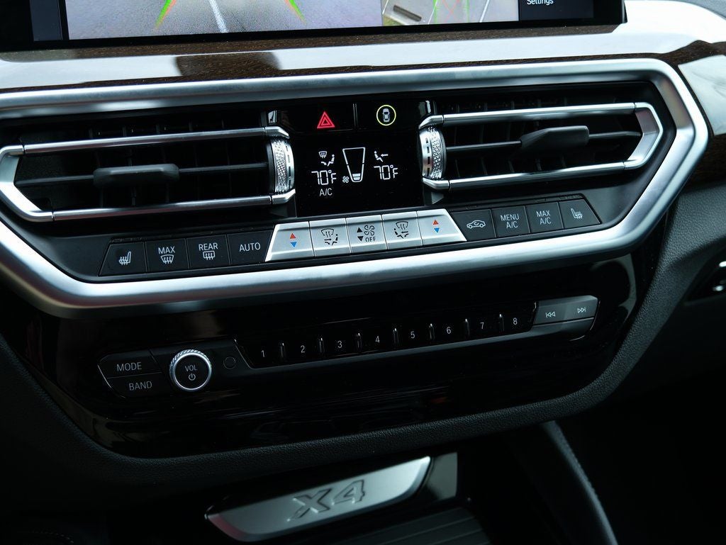 2025 BMW X4 xDrive30i