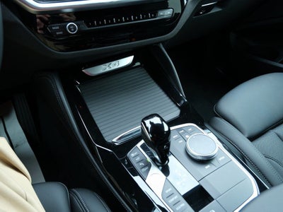 2025 BMW X4 xDrive30i