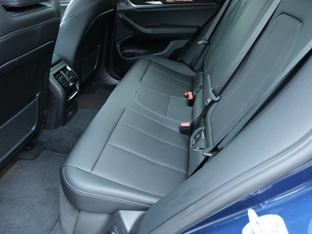 2025 BMW X4 xDrive30i