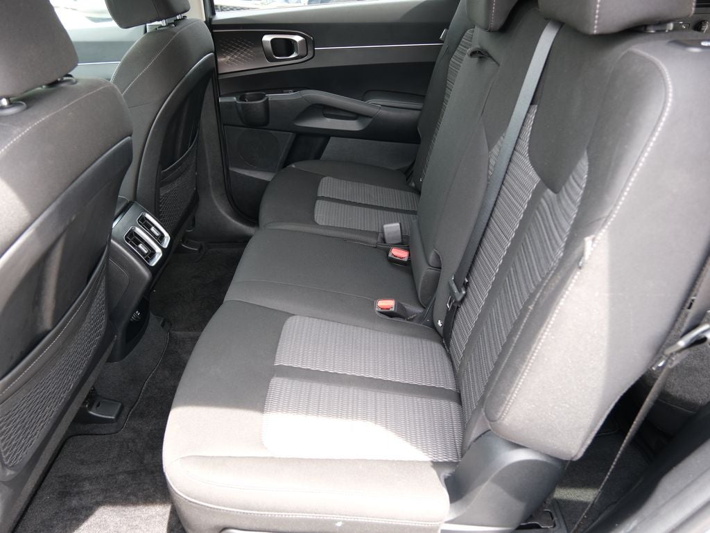 2025 Kia Sorento LX