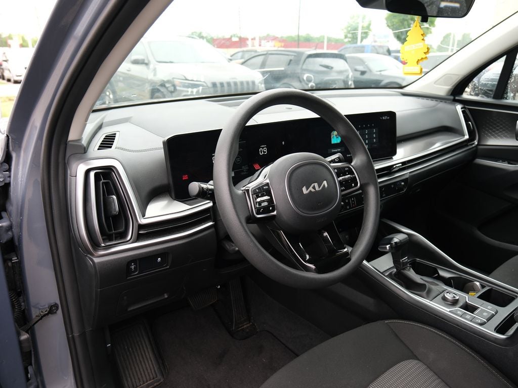 2025 Kia Sorento LX