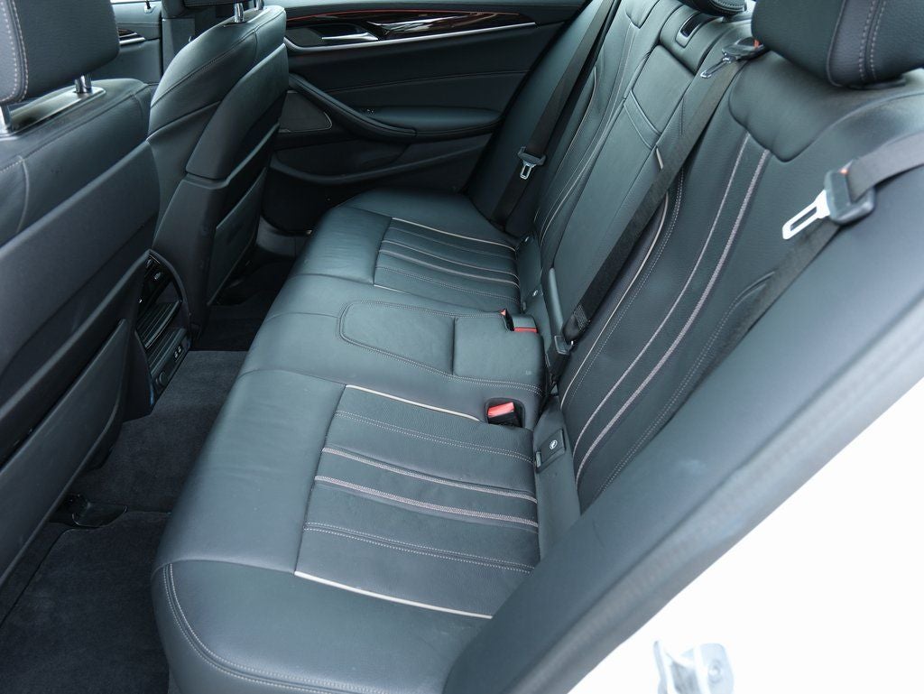 2023 BMW 5 Series M550i xDrive