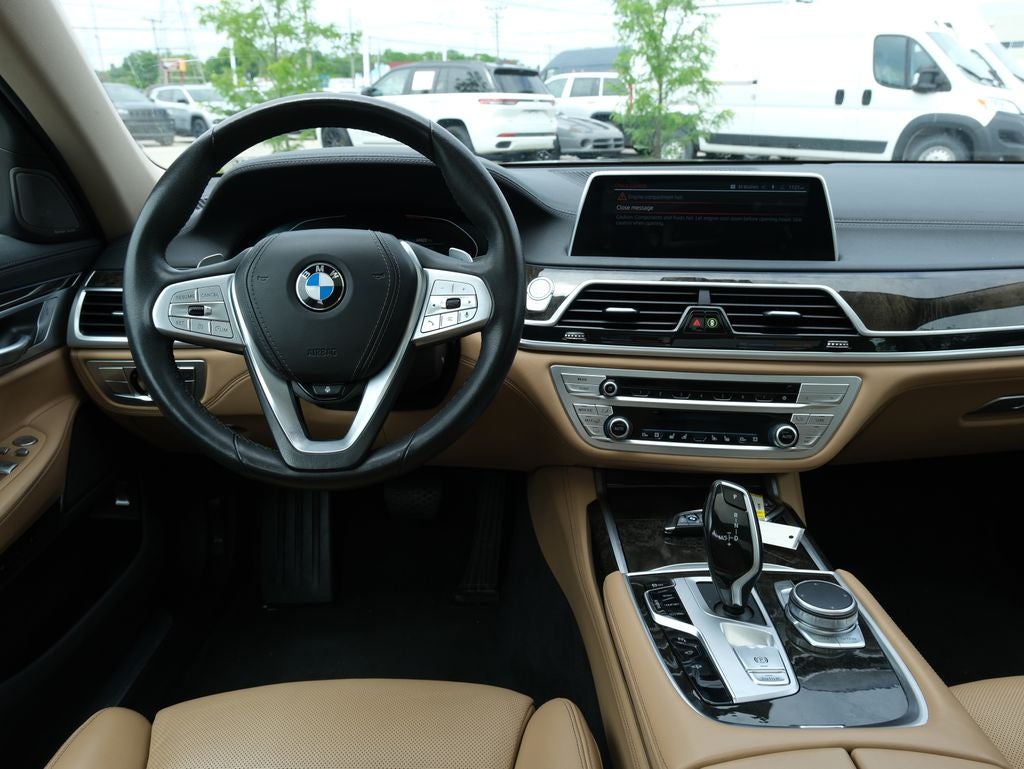 2022 BMW 7 Series 740i xDrive