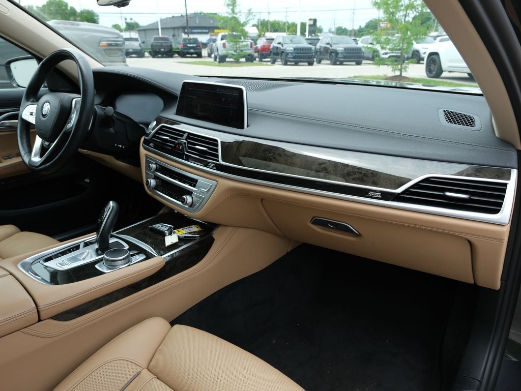 2022 BMW 7 Series 740i xDrive