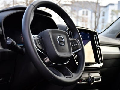 2025 Volvo XC40 B5 Plus Bright Theme