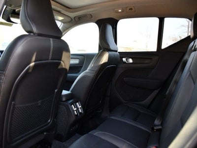 2025 Volvo XC40 B5 Plus Bright Theme