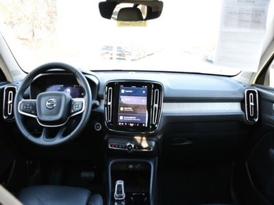 2025 Volvo XC40 B5 Plus Bright Theme