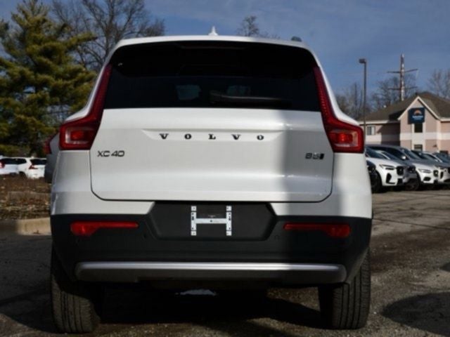 2025 Volvo XC40 B5 Plus Bright Theme