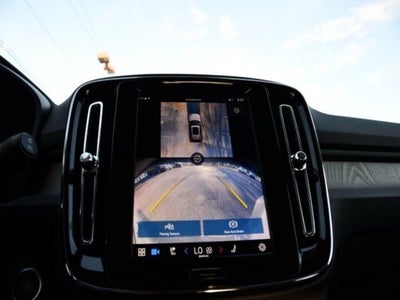 2025 Volvo XC40 B5 Plus Bright Theme