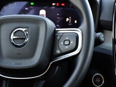2025 Volvo XC40 B5 Plus Bright Theme