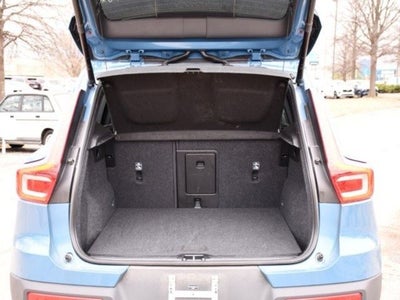 2025 Volvo XC40 B5 Core