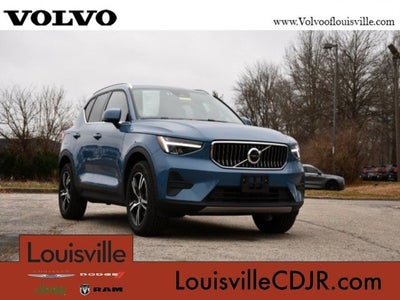 2025 Volvo XC40 B5 Core