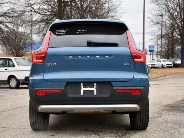 2025 Volvo XC40 B5 Core