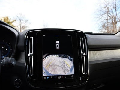 2025 Volvo XC40 B5 Core