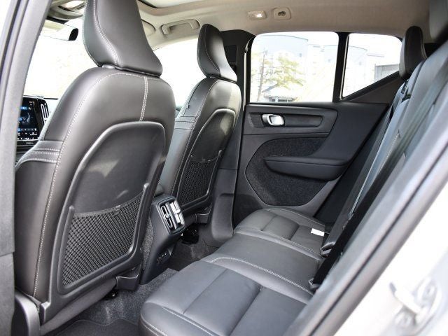 2025 Volvo XC40 B5 Core