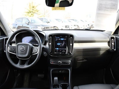 2025 Volvo XC40 B5 Core