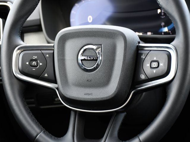 2025 Volvo XC40 B5 Core