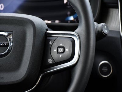 2025 Volvo XC40 B5 Core