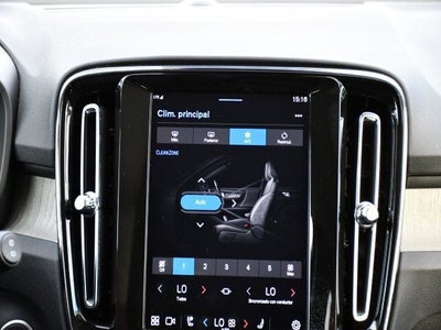 2025 Volvo XC40 B5 Core