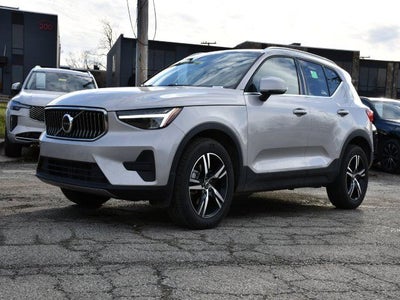 2025 Volvo XC40 B5 Core