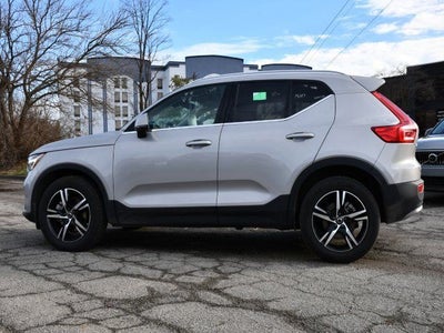 2025 Volvo XC40 B5 Core