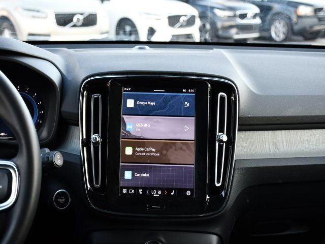 2025 Volvo XC40 B5 Core