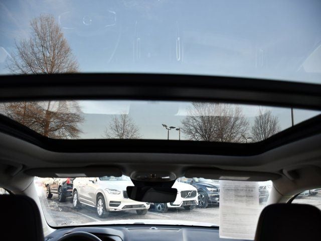 2025 Volvo XC40 B5 Core