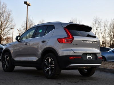 2025 Volvo XC40 B5 Core