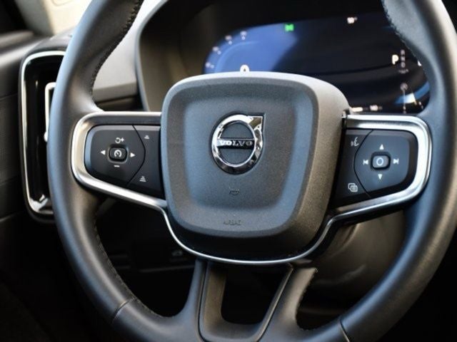 2025 Volvo XC40 B5 Core