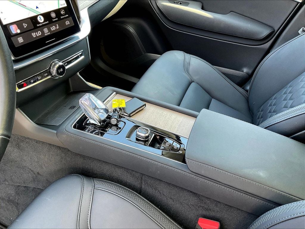 2025 Volvo XC90 B5 Plus 2025.5