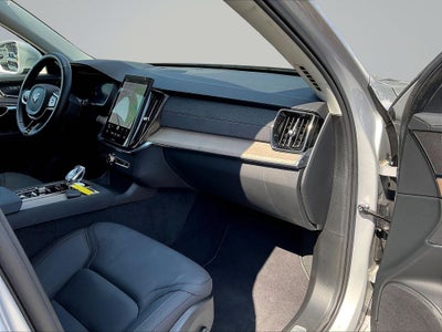 2025 Volvo XC90 B5 Plus 2025.5