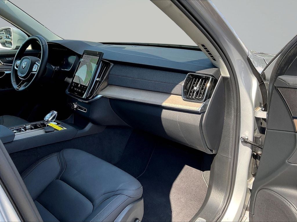 2025 Volvo XC90 B5 Plus 2025.5