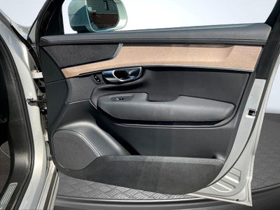 2025 Volvo XC90 B5 Plus 2025.5