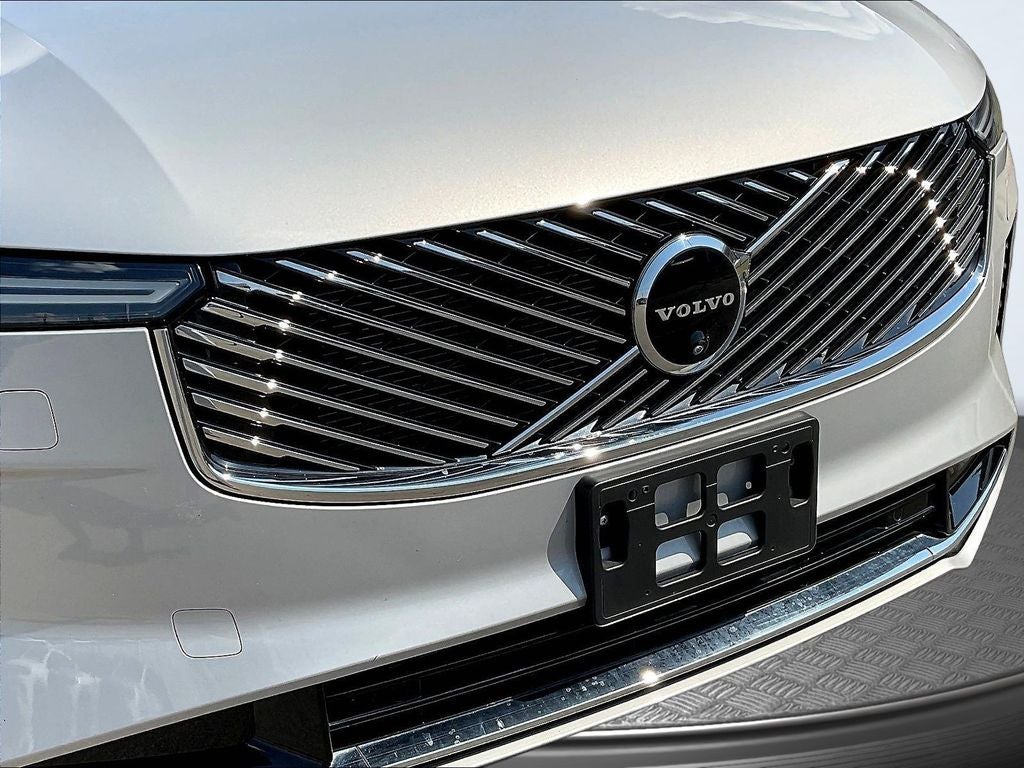 2025 Volvo XC90 B5 Plus 2025.5