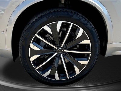 2025 Volvo XC90 B5 Plus 2025.5