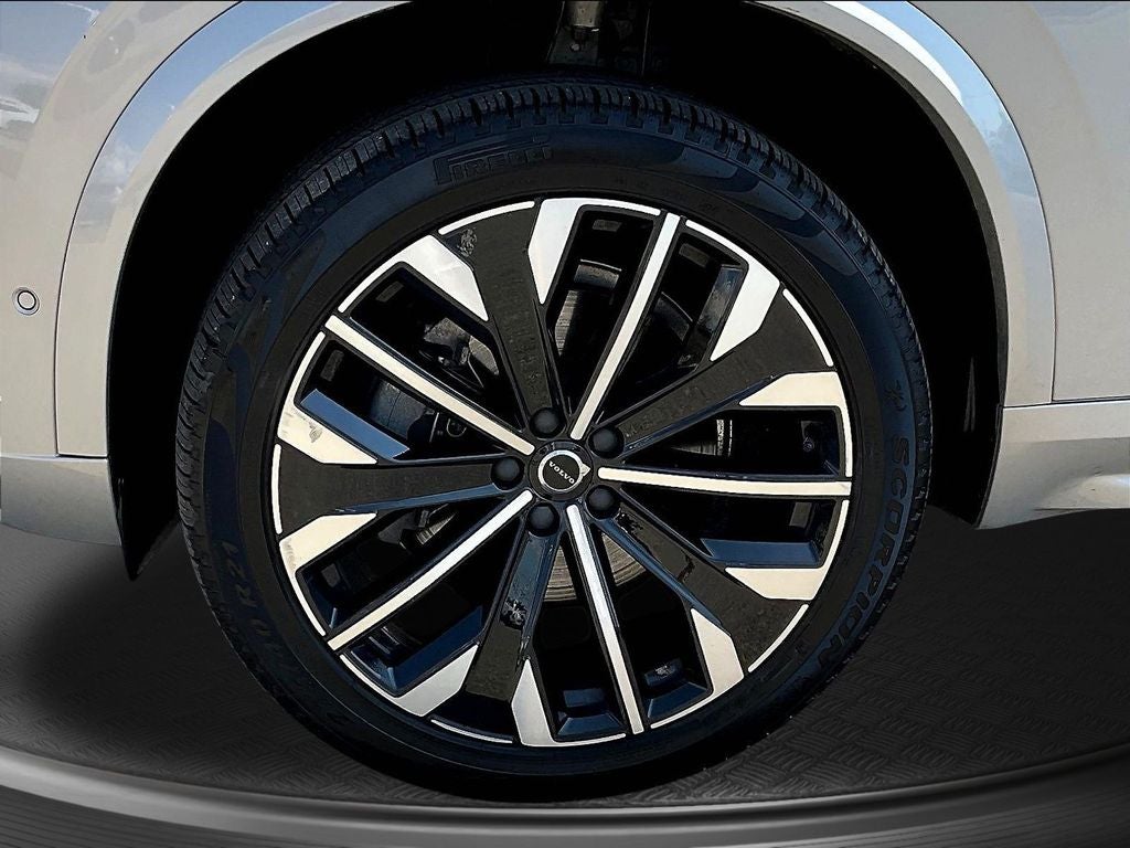 2025 Volvo XC90 B5 Plus 2025.5