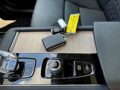 2025 Volvo XC90 B5 Plus 2025.5
