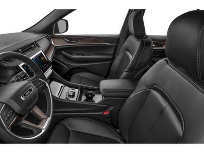 2027 Jeep Grand Cherokee Laredo Altitude