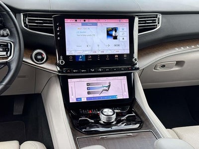 2023 Jeep Grand Wagoneer Base