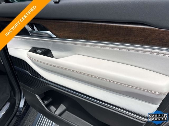 2023 Jeep Grand Wagoneer Base