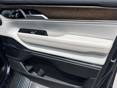 2023 Jeep Grand Wagoneer Base