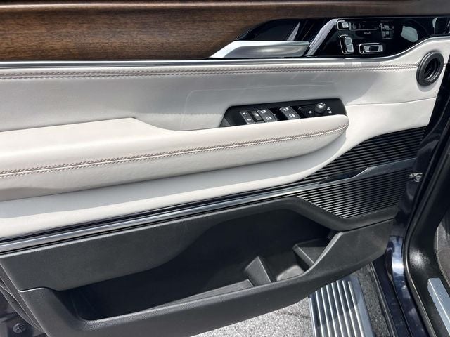 2023 Jeep Grand Wagoneer Base