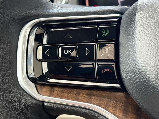 2023 Jeep Grand Wagoneer Base